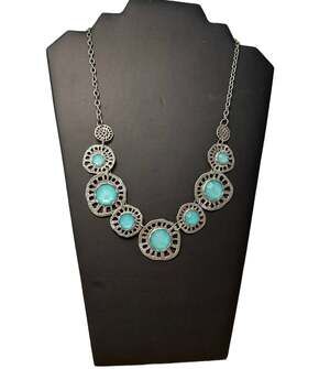 Unbranded Pale Turquoise Facets Bead and Silver Tone Medallion Necklace EUC